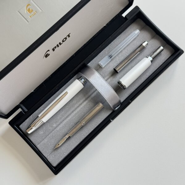 Pilot Capless Decimo Pearl White, Extra Fine - Image 4